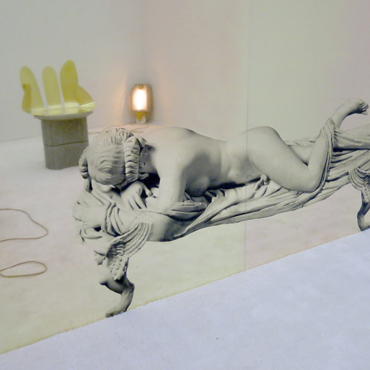 The Intruder Swiss Art Awards 2015 hermaphrodite chevalier d'eon gold mirror